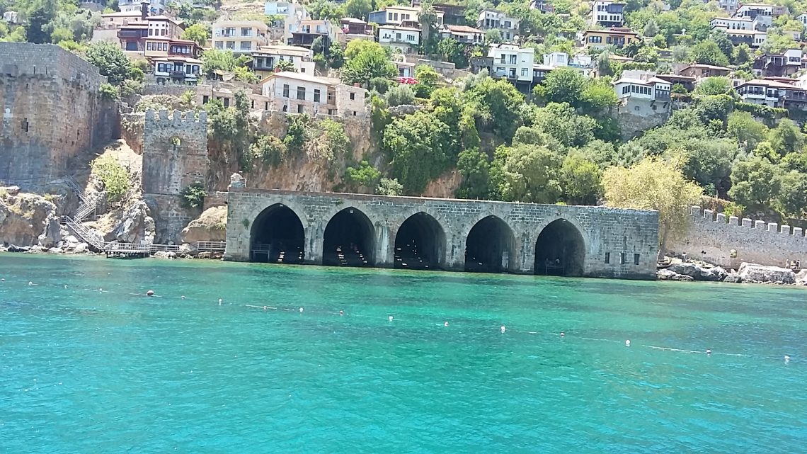 Alanya travel guide, things to do in Alanya, best places to visit in Alanya, Alanya attractions, Alanya sightseeing, top tourist spots in Alanya, Alanya tourism, travel to Alanya Turkey, what to see in Alanya, Alanya itinerary, Alanya beaches, Cleopatra Beach, Alanya Castle, Red Tower, Damlatas Cave, Lovers Cave, Alanya cable car, Mediterranean Sea, Alanya boat trip, Alanya travel blog, Turkey travel blog, Alanya vacation guide, exploring Alanya, Antalya province travel