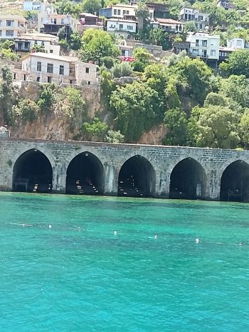 Alanya travel guide, things to do in Alanya, best places to visit in Alanya, Alanya attractions, Alanya sightseeing, top tourist spots in Alanya, Alanya tourism, travel to Alanya Turkey, what to see in Alanya, Alanya itinerary, Alanya beaches, Cleopatra Beach, Alanya Castle, Red Tower, Damlatas Cave, Lovers Cave, Alanya cable car, Mediterranean Sea, Alanya boat trip, Alanya travel blog, Turkey travel blog, Alanya vacation guide, exploring Alanya, Antalya province travel